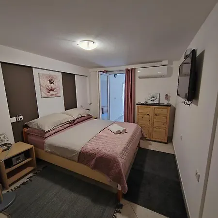 700 M Od Mora Valbandon, Hrvatska Apartment
