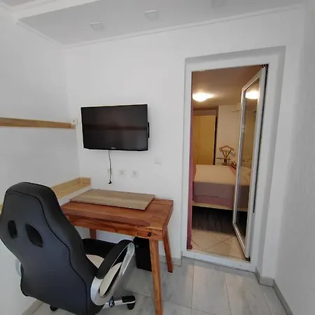 700 M Od Mora Valbandon, Hrvatska Apartmán