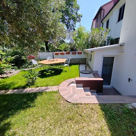 700 M Od Mora Valbandon, Hrvatska Apartment *