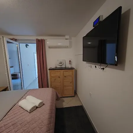 Apartment 700 M Od Mora Valbandon, Hrvatska