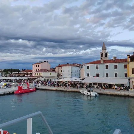 700 M Od Mora Valbandon, Hrvatska Fazana