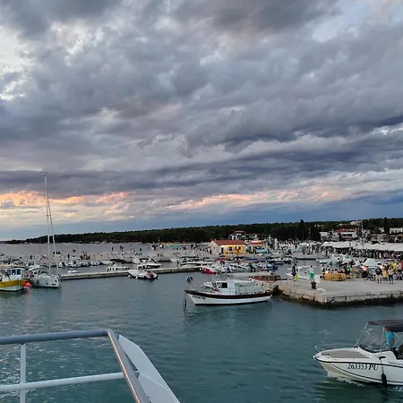 700 M Od Mora Valbandon, Hrvatska * Fažana
