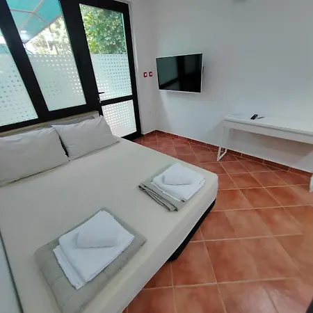 700 M Od Mora Valbandon, Hrvatska Fažana