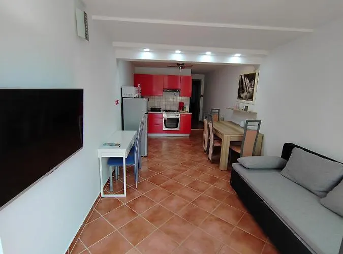 700 M Od Mora Valbandon, Hrvatska