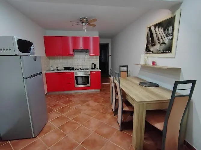 700 M Od Mora Valbandon, Hrvatska Daire